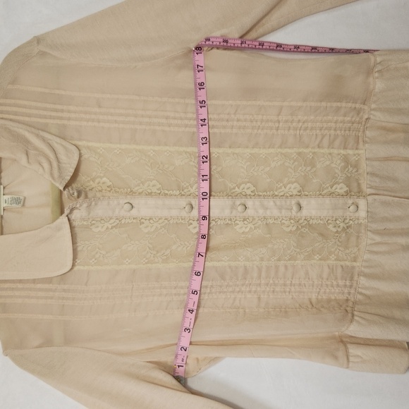 J Jill Women's Size MP Beige Floral Lace Pin Tucked Long Sleeve Button Down Top - Picture 11 of 14